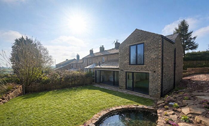 3 Bedroom End Terrace House For Sale In Black Edge Lane, Denholme, Bradford, BD13