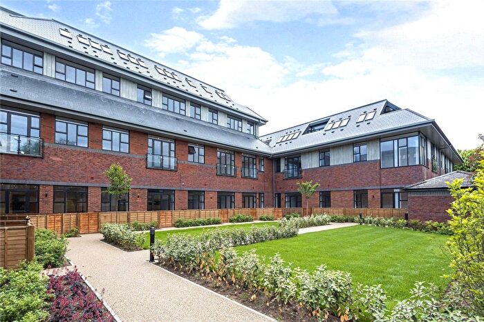 1 Bedroom Flat For Sale In Woking, Surrey, GU21