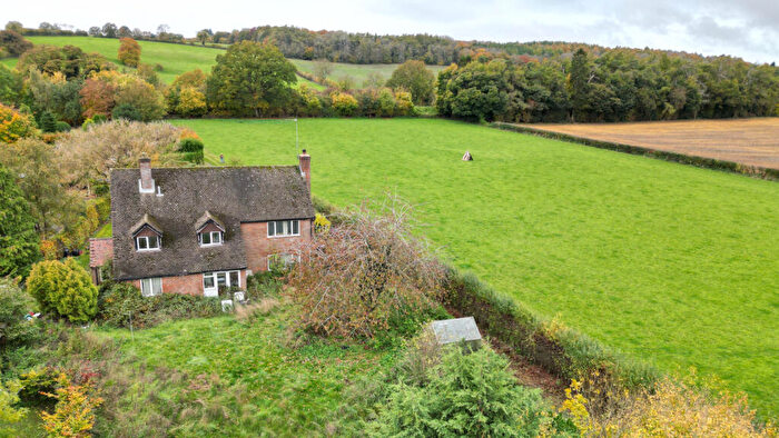 3 Bedroom Detached House For Sale In Aylesbury Road, Great Missenden, HP16