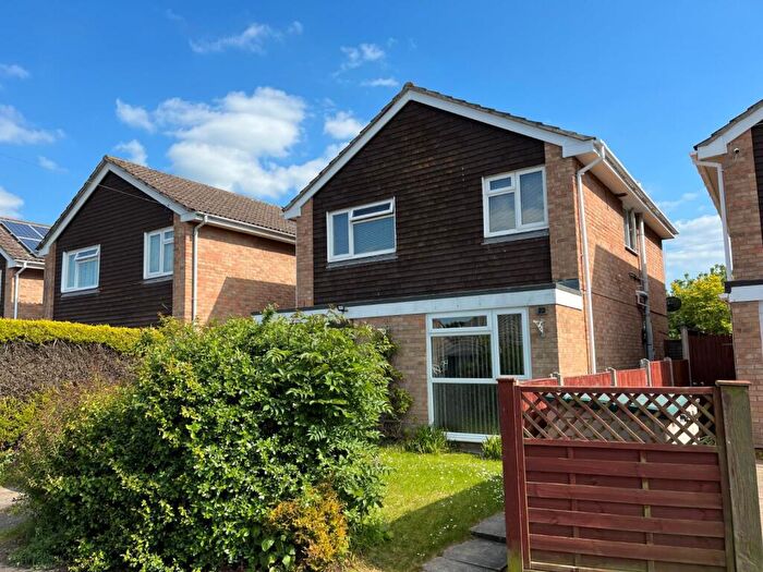 4 Bedroom Detached House To Rent In Chancel Close, Nailsea, Bristol, Somerset, BS48