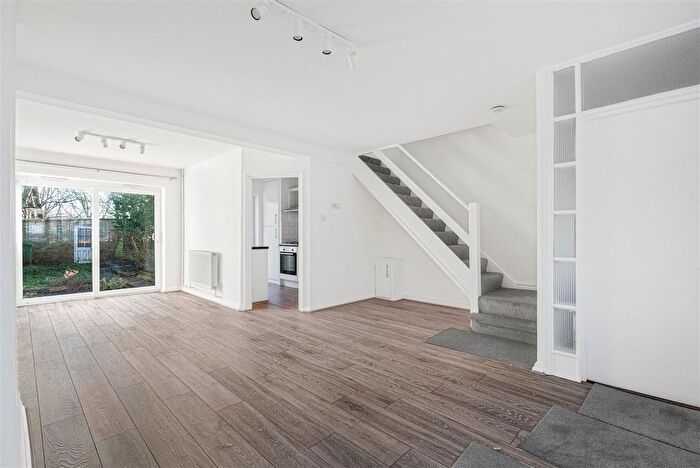 2 Bedroom Terraced House To Rent In Lilliput Avenue, Northolt, UB5