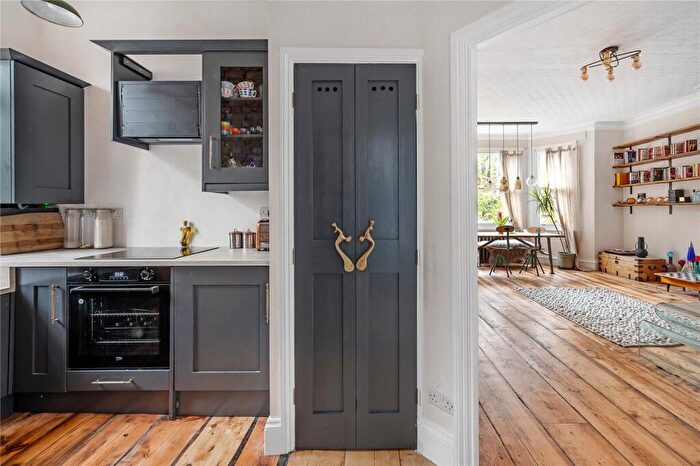 1 Bedroom Flat To Rent In Frognal Lane, London, NW3