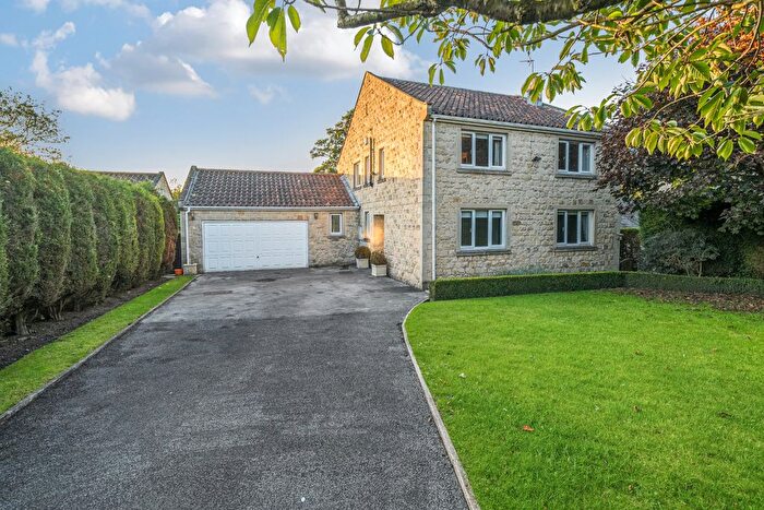4 Bedroom Detached House To Rent In Fine Garth Close, Bramham, Wetherby, West Yorkshire, LS23