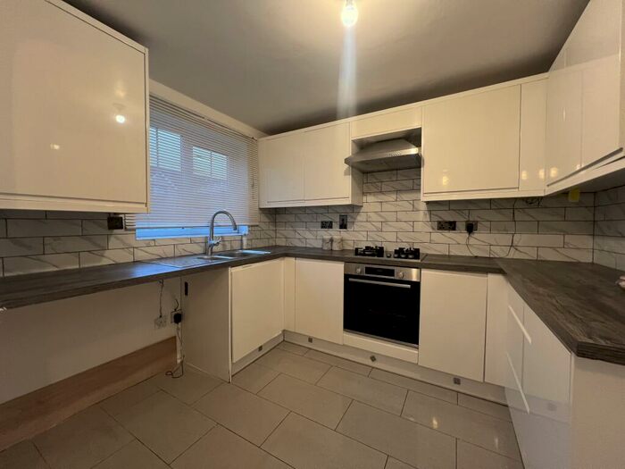 3 Bedroom House To Rent In Kember Close, St. Mellons, Cardiff, CF3