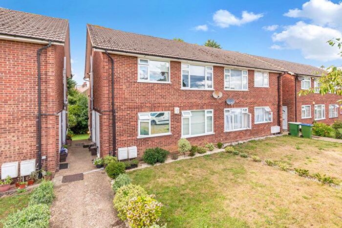 2 Bedroom Maisonette For Sale In Sydney Road, Sidcup, DA14