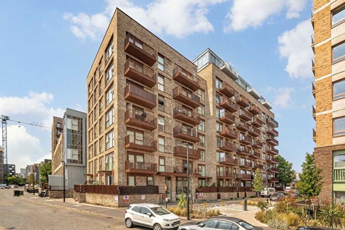 3 Bedroom Flat For Sale In Wray Avenue, Royal Wharf, E16