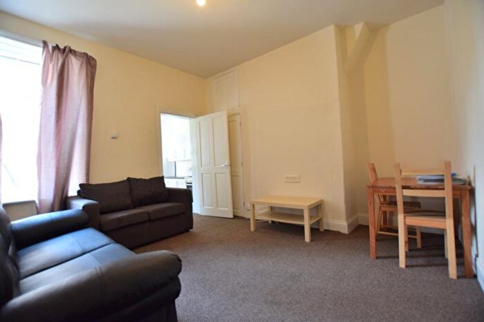 2 Bedroom Flat To Rent In Hazelwood Avenue, Newcastle Upon Tyne, NE2