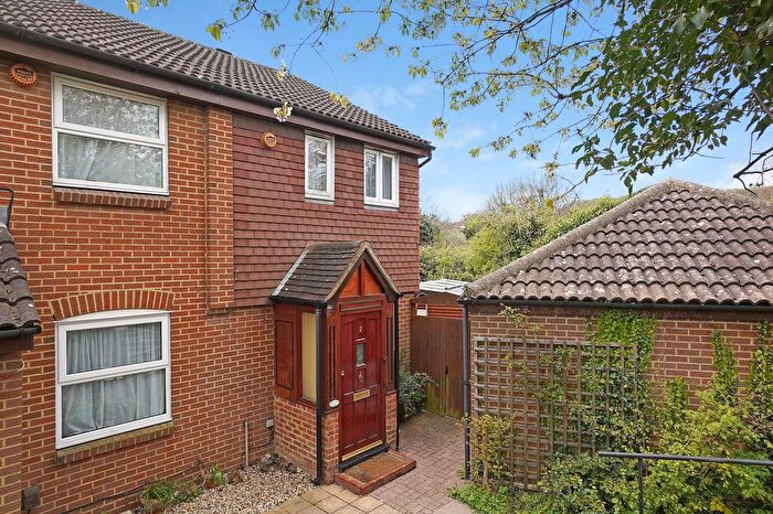 2 Bedroom End Of Terrace House For Sale In Romney Road, Chatham, ME5