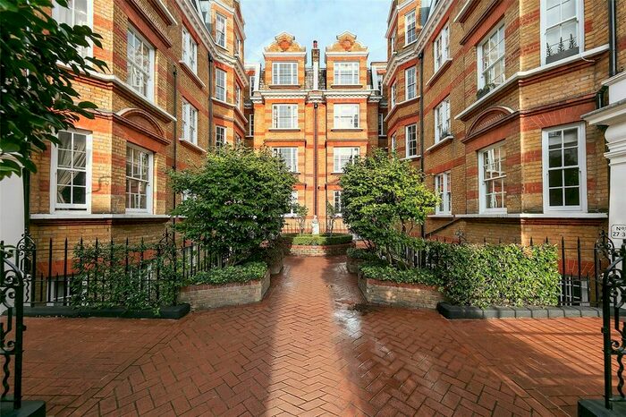 3 Bedroom Flat To Rent In Bullingham Mansions, Pitt Street, W8