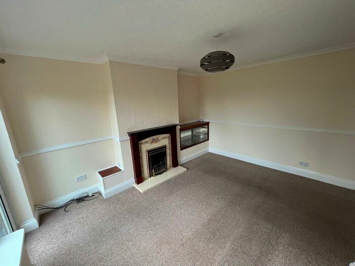 2 Bedroom Apartment To Rent In Highbury Close, Rowley Regis, B65