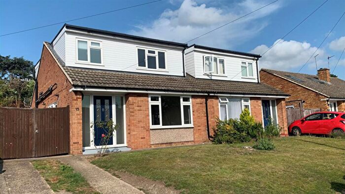 4 Bedroom Semi-Detached House To Rent In Biddenden Way, Istead Rise, DA13