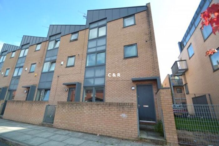 3 Bedroom Town House To Rent In Peregrine Street, Hulme, Manchester., M15