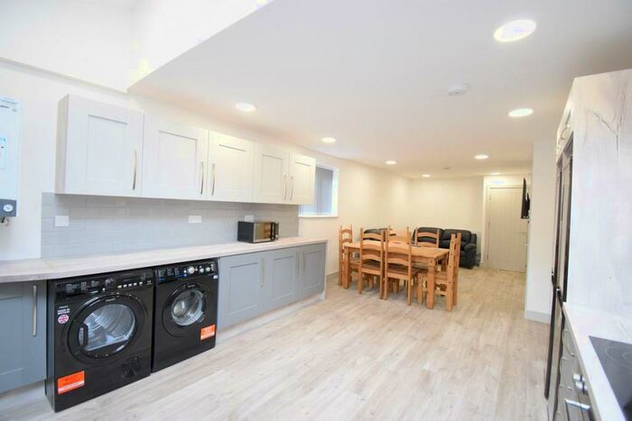 6 Bedroom Terraced House To Rent In / Academic Year Newly Refurbished Double Bedroom All En-suite, Tiverton Road, Selly Oak, Free Ultrafast M B, B29