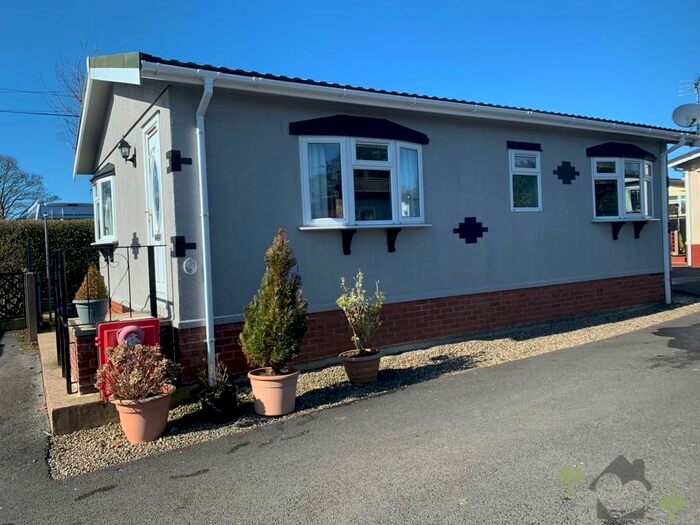 2 Bedroom Mobile/park Home For Sale In Havenlyn Residential Retirement Park, Lancaster New Road, Cabus, Preston, PR3
