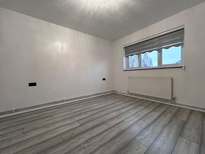 3 Bedroom Terraced House To Rent In Burnt Close, Luton, Beds, LU3