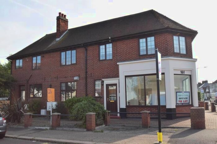 2 Bedroom Flat To Rent In Southbourne Grove, Westcliff On Sea, Essex, SS0