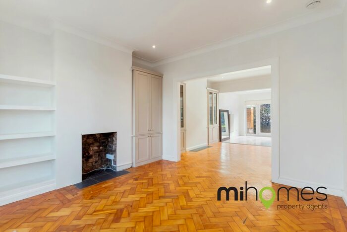 3 Bedroom Terraced House To Rent In County Gate, Whetstone, EN5