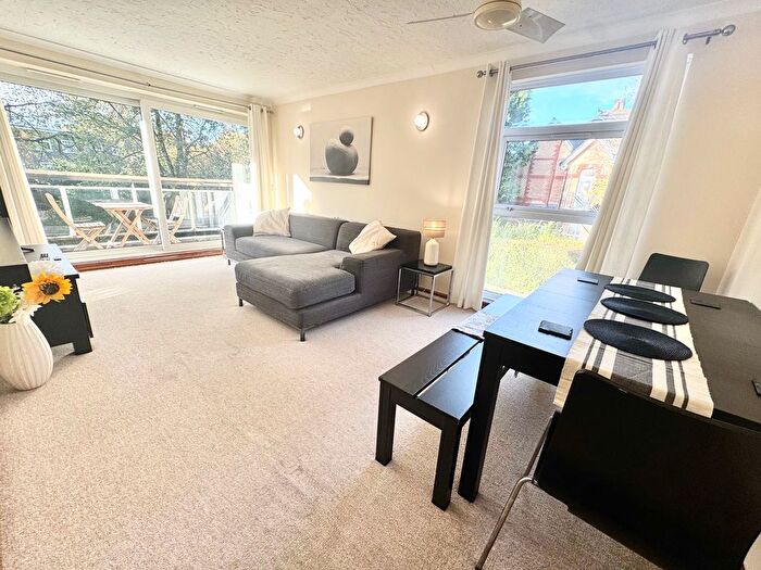2 Bedroom Flat To Rent In Wellington Road, Bournemouth, BH8