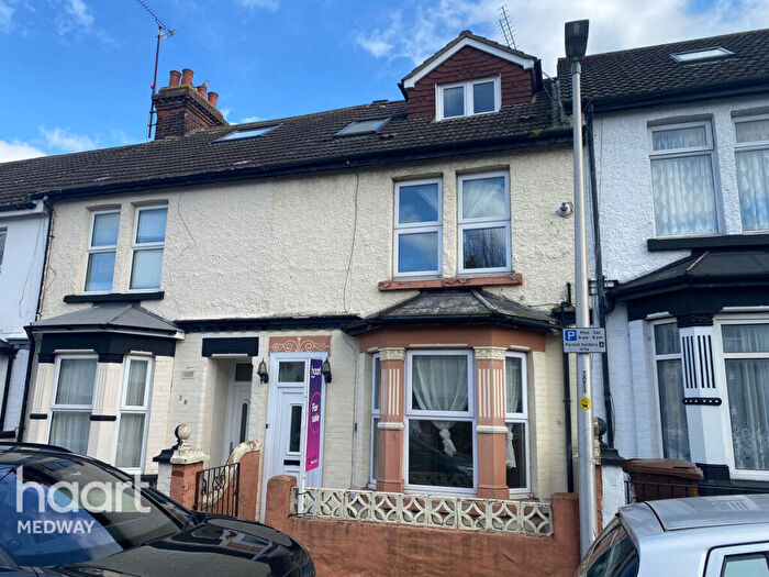 4 Bedroom Terraced House For Sale In Toronto Road, Gillingham, ME7