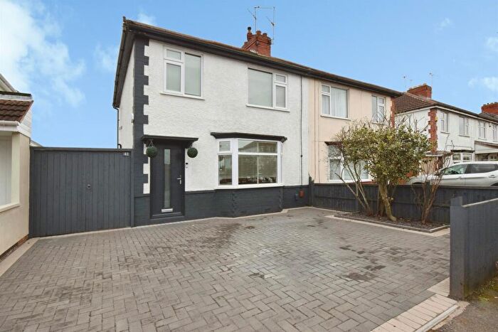 3 Bedroom Semi-Detached House For Sale In Marstown Avenue, Wigston, LE18