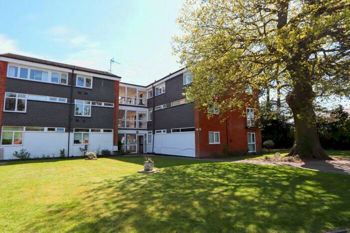 3 Bedroom Apartment To Rent In Hartland Road, Epping, CM16