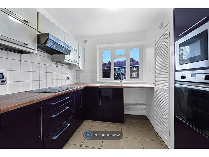 3 Bedroom Flat To Rent In Bostall Lane, London, SE2