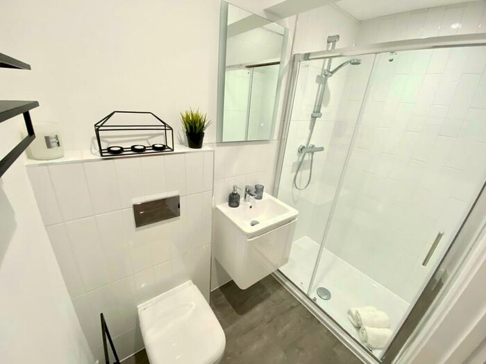 Apartment To Rent In Ash Road, Aldershot, GU12