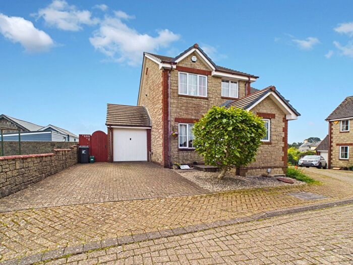 3 Bedroom Semi Detached House For Sale In Tollgate Close, Liskeard, PL14