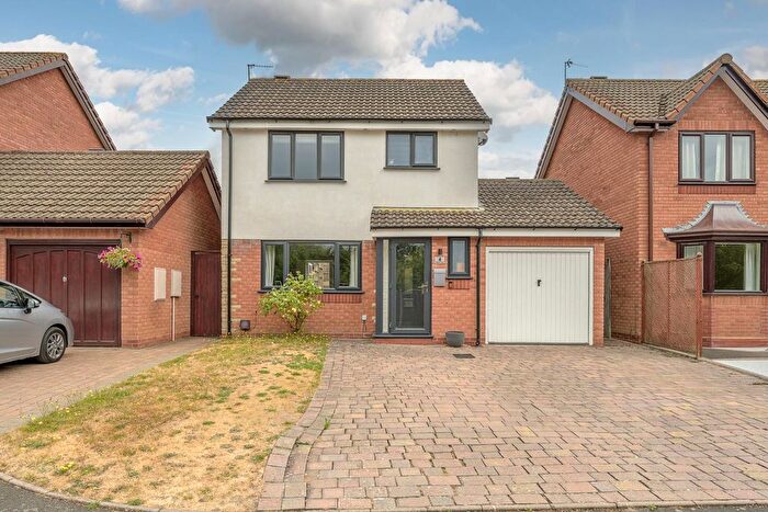 3 Bedroom Detached House For Sale In Dearne. Court, Woodsetton, Dudley, DY3