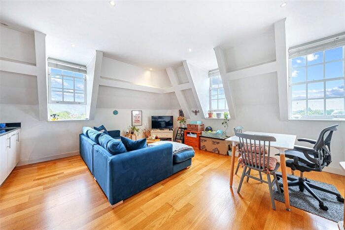 1 Bedroom Flat To Rent In Clapham Common South Side, London, SW4