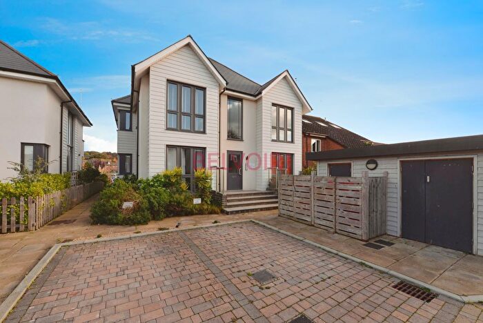 2 Bedroom Flat For Sale In Priory Road, St Denys, Southampton, SO17