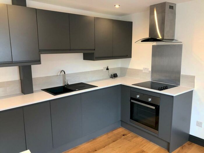 2 Bedroom Flat To Rent In Blackboy Road, Exeter, Devon, EX4