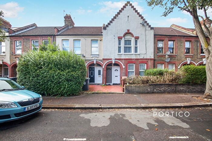 1 Bedroom Flat To Rent In Morieux Road, Leyton, E10