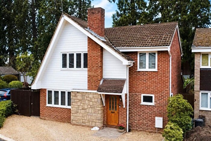 3 Bedroom Detached House For Sale In Wensleydale Drive, Camberley, GU15