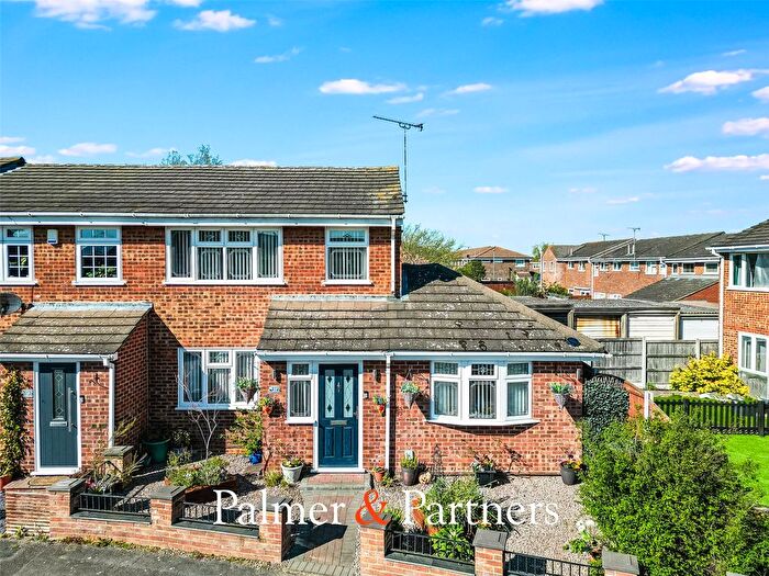 3 Bedroom End Terrace House For Sale In Primula Way, Springfield, Chelmsford, Essex, CM1