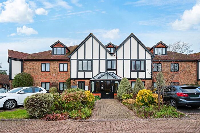 2 Bedroom Property For Sale In Wray Park Road, Reigate, RH2