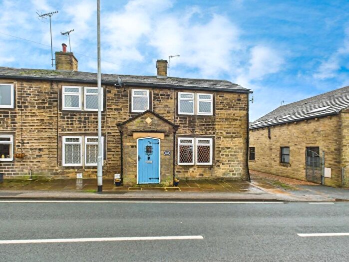 4 Bedroom Semi-Detached House For Sale In Main Street, Wilsden, Bradford, BD15