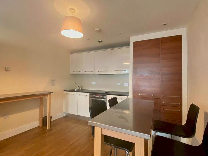 2 Bedroom Flat To Rent In Altair House, Celestia, Cardiff Bay, CF10