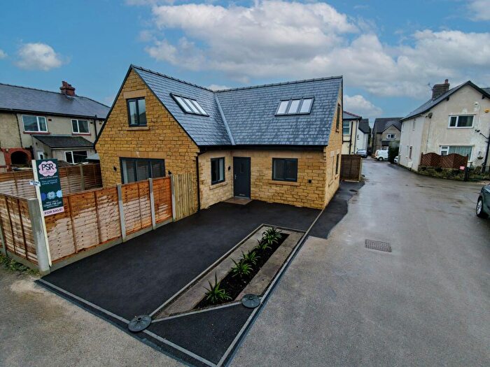 3 Bedroom Detached Bungalow For Sale In Smithbrook Close, Chapel-en-le-Frith, SK23