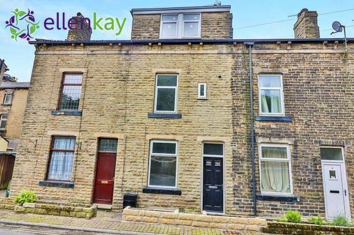 3 Bedroom Terraced House To Rent In Sackville Street, Todmorden, OL14