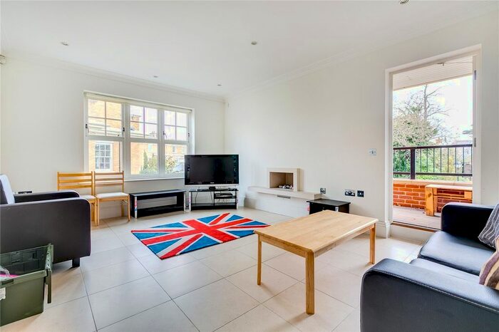 2 Bedroom Flat To Rent In Chalmers Way, Twickenham, TW1