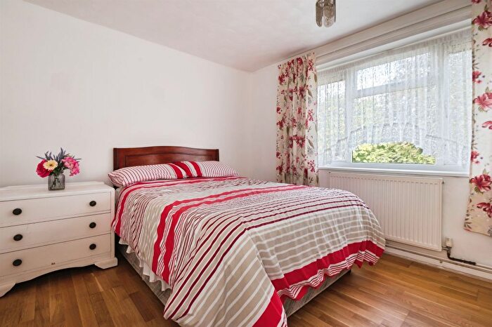 2 Bedroom Flat For Sale In Pennine Road, Southampton, SO16