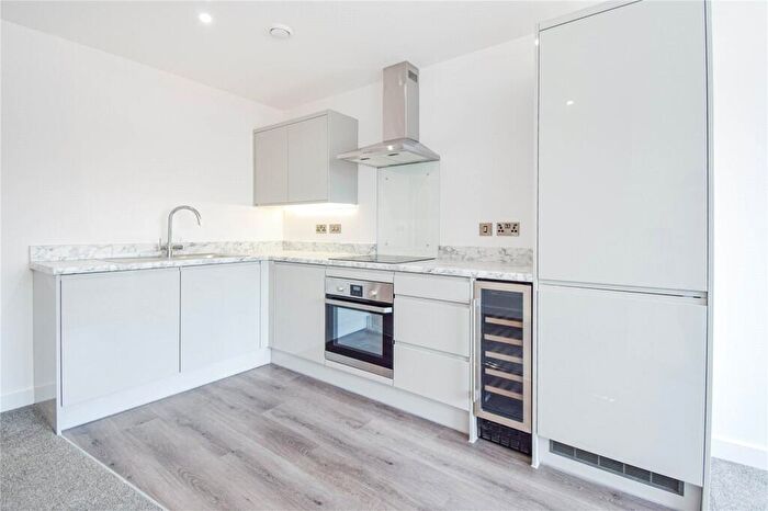 1 Bedroom Apartment To Rent In Strawberry Hill, Newbury, Berkshire, RG14