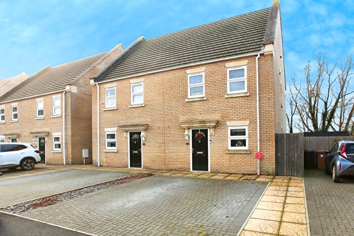 3 Bedroom Semi-Detached House For Sale In Penwald Court, Peakirk, Peterborough, PE6