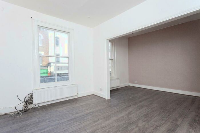 1 Bedroom Flat To Rent In High Street, Walthamstow, London, E17