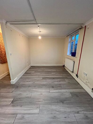 Studio To Rent In Botwell Lane, Hayes, UB3