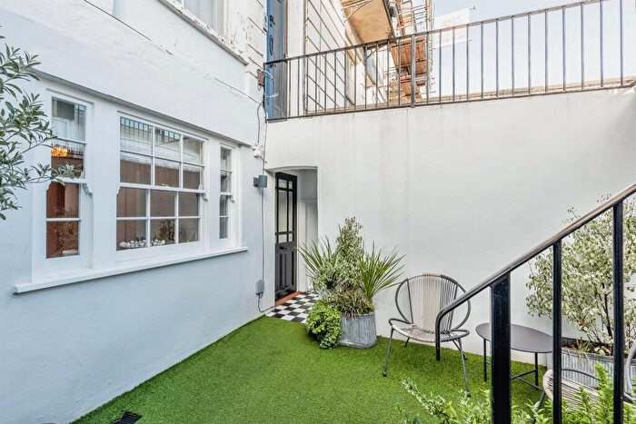 2 Bedroom Flat For Sale In St. Pauls Road, Clifton, Bristol, BS8