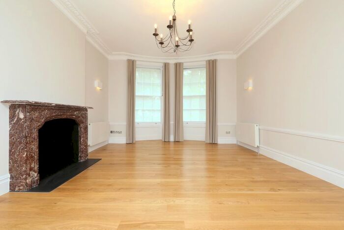 2 Bedroom Flat To Rent In Montagu Square, London, W1H