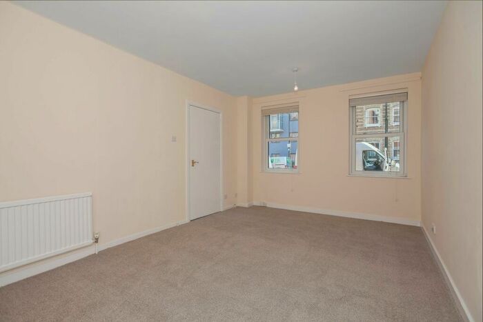 4 Bedroom Terraced House To Rent In Roscoe Street, EC1Y