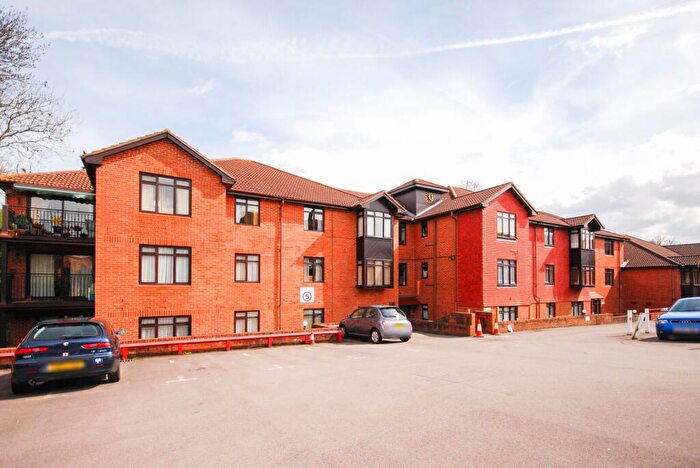 1 Bedroom Flat To Rent In Francis Court, Guildford, GU2